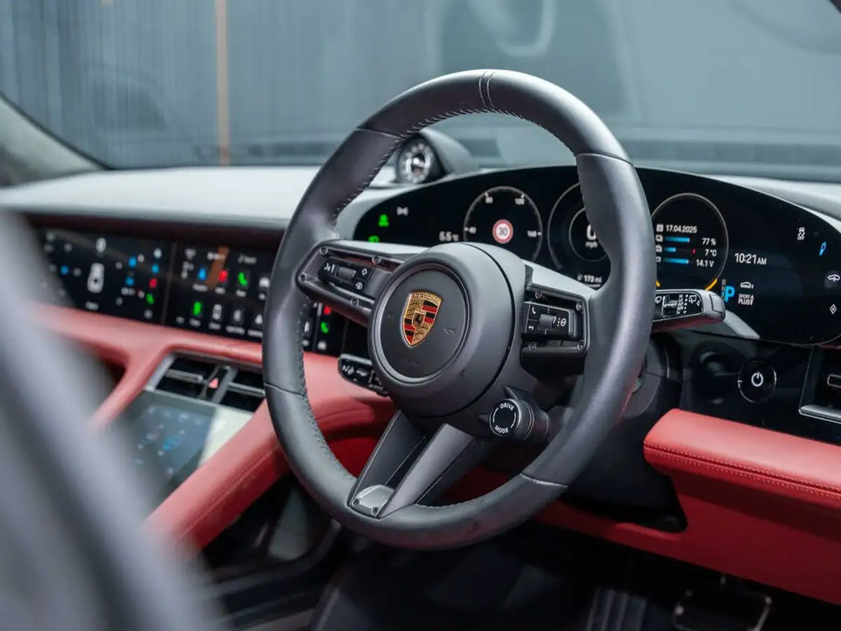 2023-porsche-taycan-e-turbo-s-cross-turismo-big-16