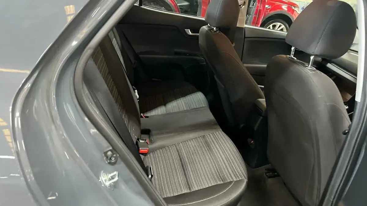 2021-kia-stonic-10-t-gdi-2-99bhp-big-6