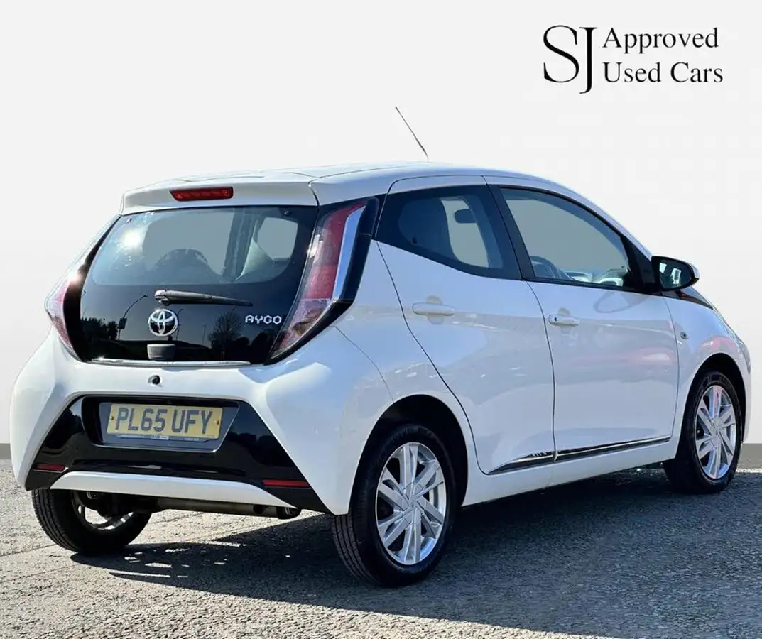 2015-toyota-aygo-10-vvt-i-x-pression-5d-big-4