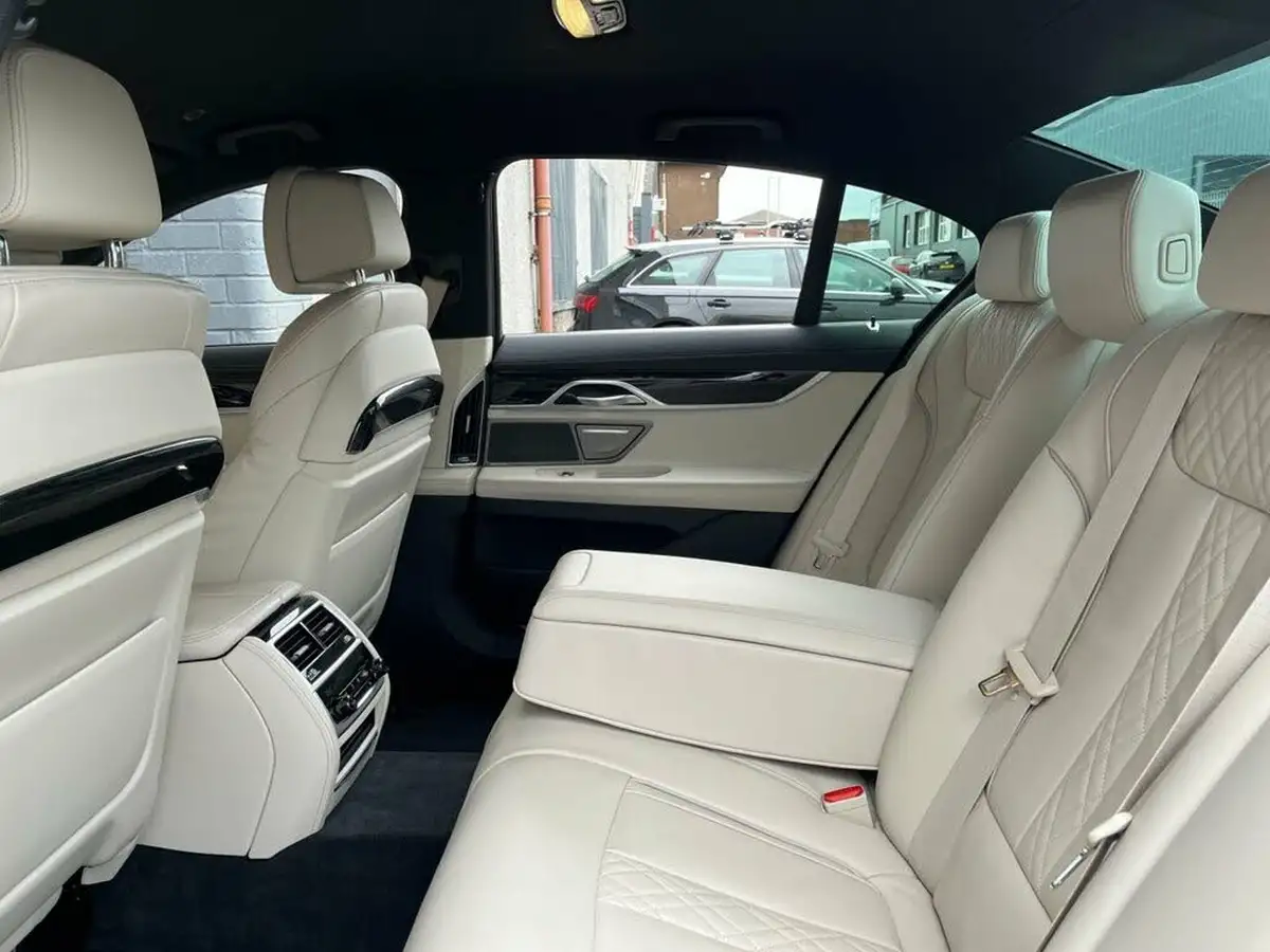 2021-bmw-7-series-30td-730d-m-sport-big-27