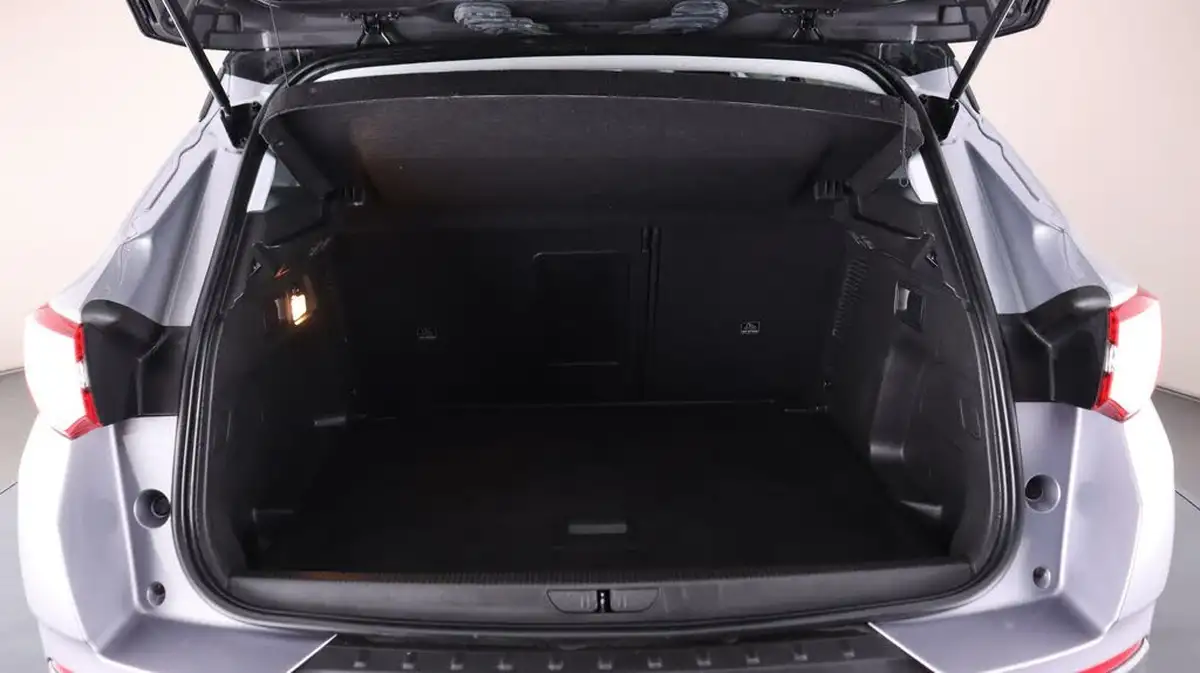 2020-vauxhall-grandland-x-12-sri-nav-auto-big-17