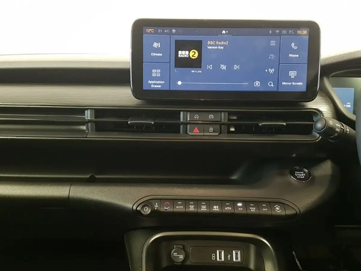 2024-jeep-avenger-12-gse-altitude-big-10