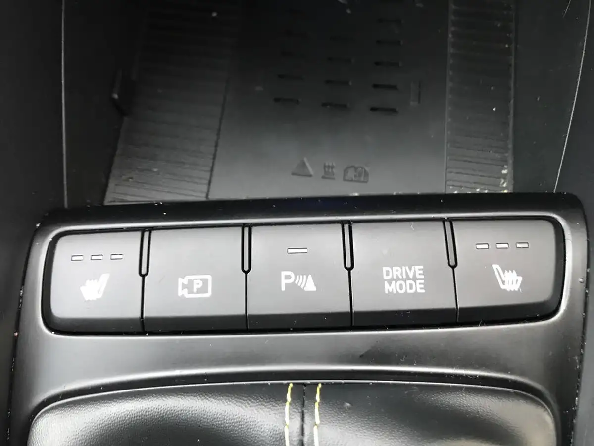 2024-hyundai-i20-10-t-gdi-ultimate-big-15