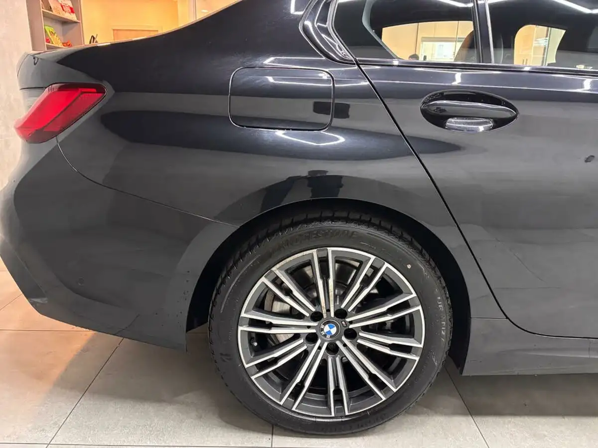 2019-bmw-3-series-20-330e-m-sport-plus-pack-big-26