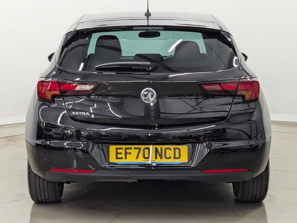 2020-vauxhall-astra-15-turbo-d-se-105ps-hatchback-big-14