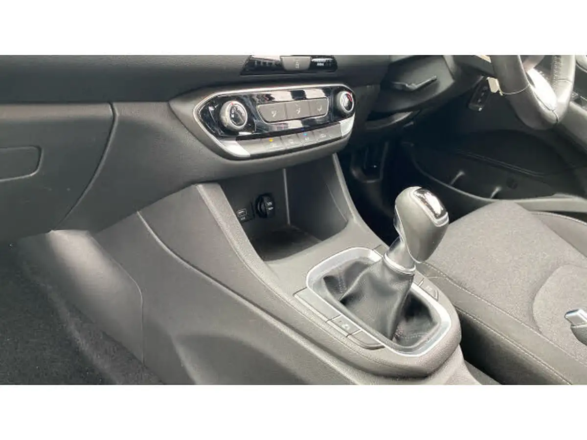 2022-hyundai-i30-10-t-gdi-se-connect-hatchback-big-12