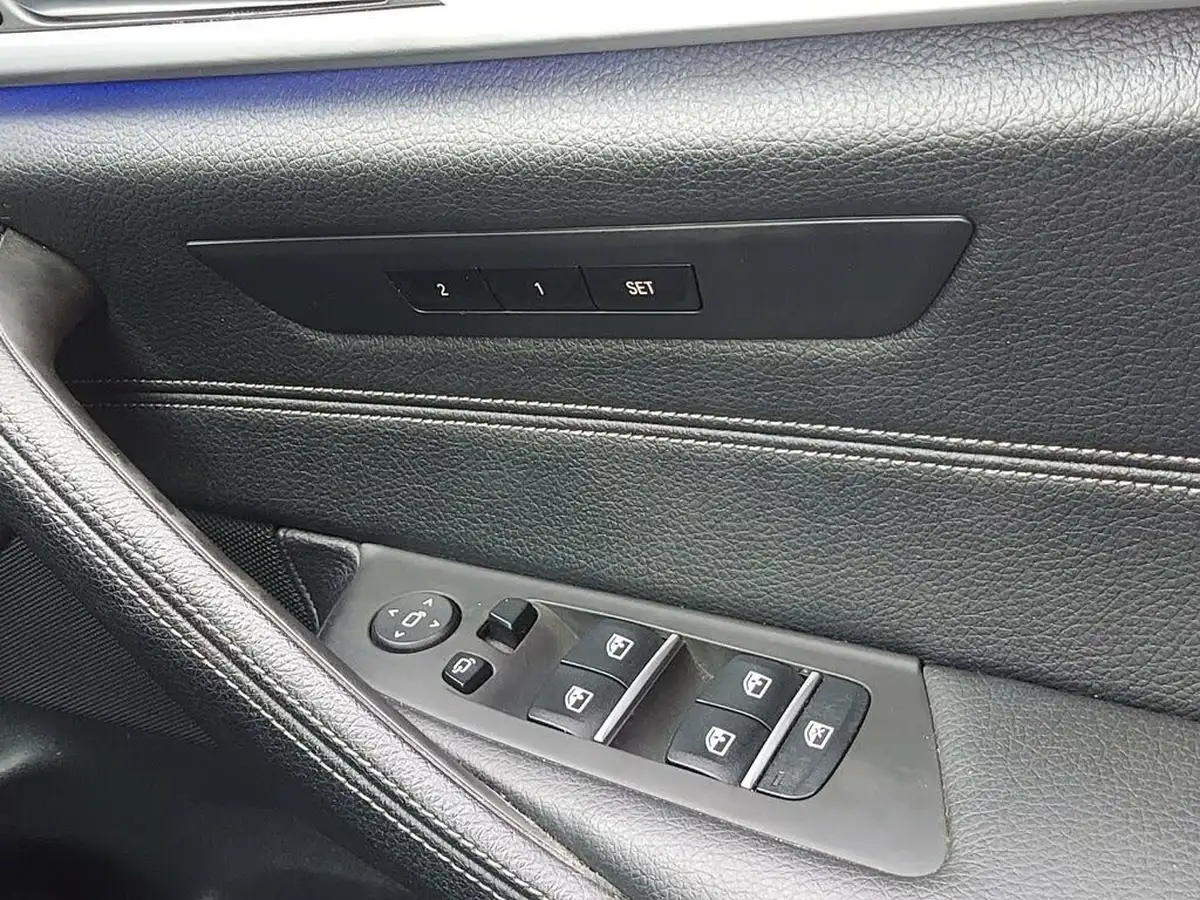 2019-bmw-5-series-20-530e-se-auto-big-31