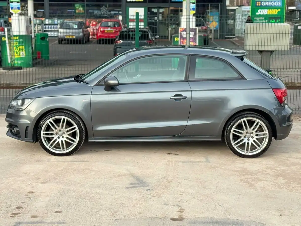 2013-audi-a1-16td-s-line-hatchback-3d-big-11