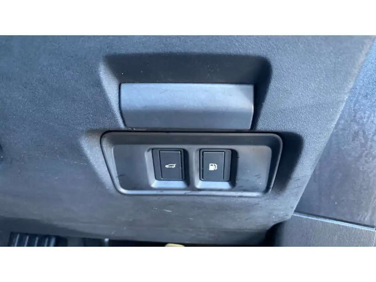 2024-land-rover-range-rover-evoque-15-p300e-dynamic-se-big-29