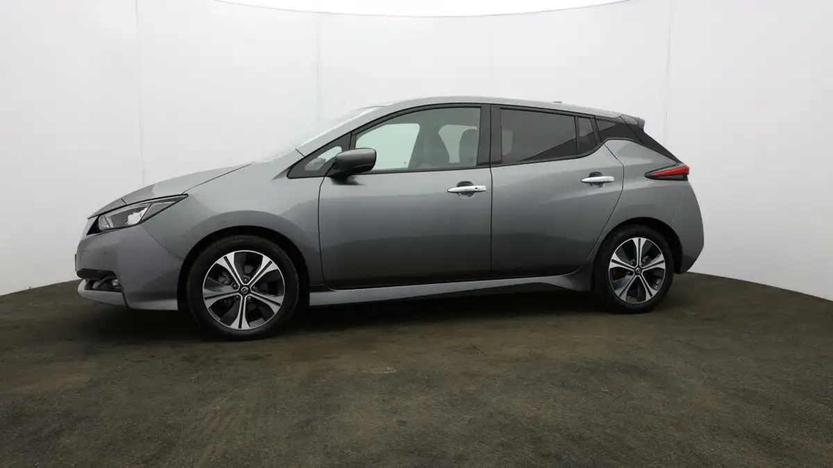 2021-nissan-leaf-e-tekna-big-26