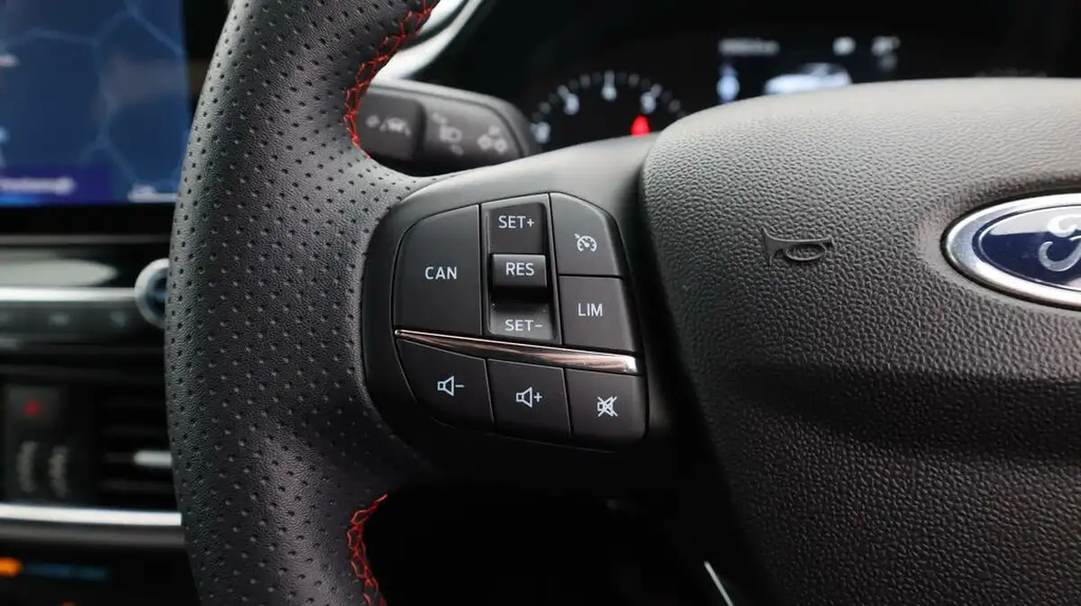 2022-ford-fiesta-10t-st-line-100ps-5d-big-25