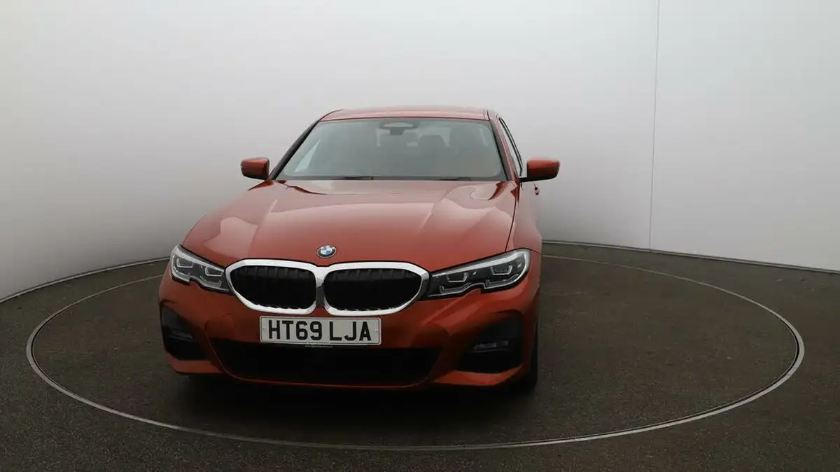 2019-bmw-3-series-20-330e-m-sport-plus-pack-big-32