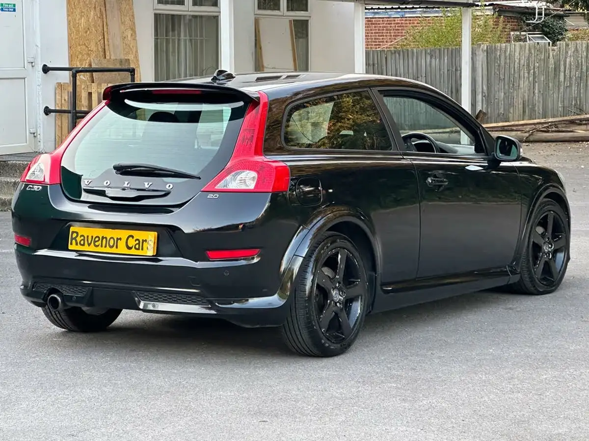 2012-volvo-c30-20-r-design-big-1