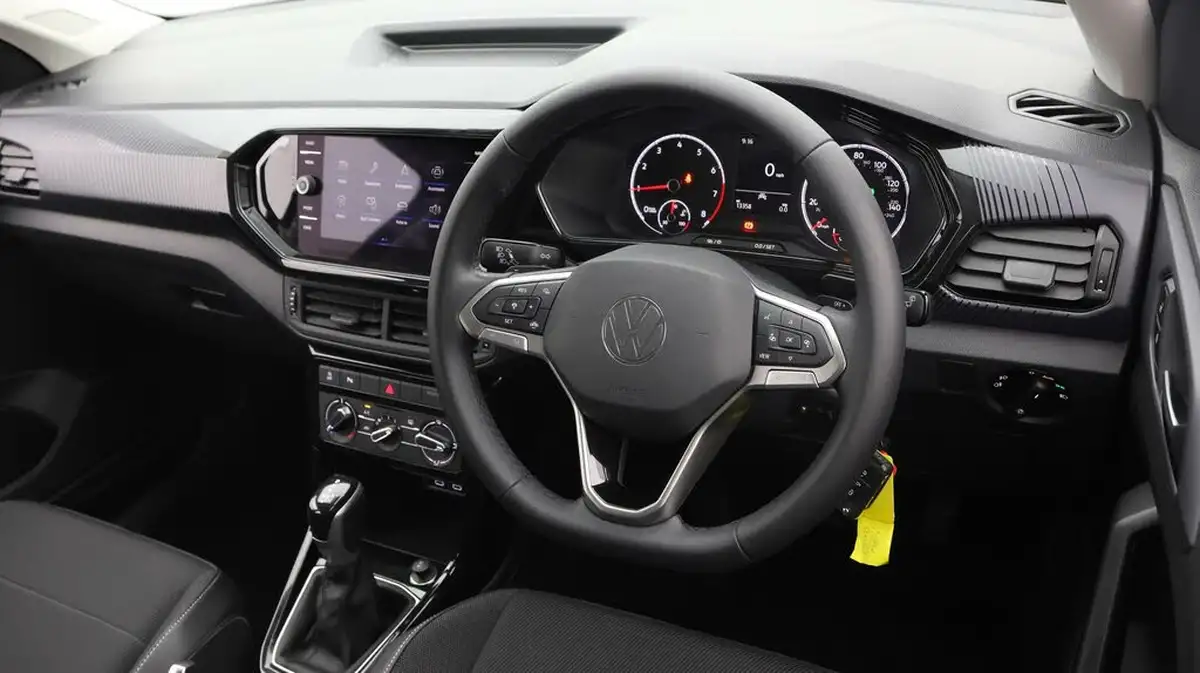 2022-volkswagen-t-cross-10-tsi-black-edition-110ps-dsg-big-8