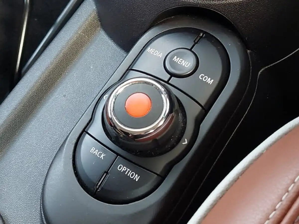 2020-mini-cooper-15-cooper-exclusive-hatchback-5d-big-14