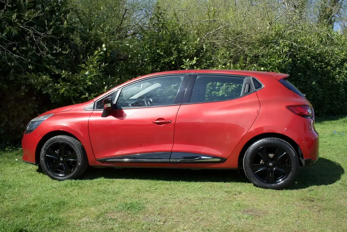 2015-renault-clio-12-dynamique-nav-big-12