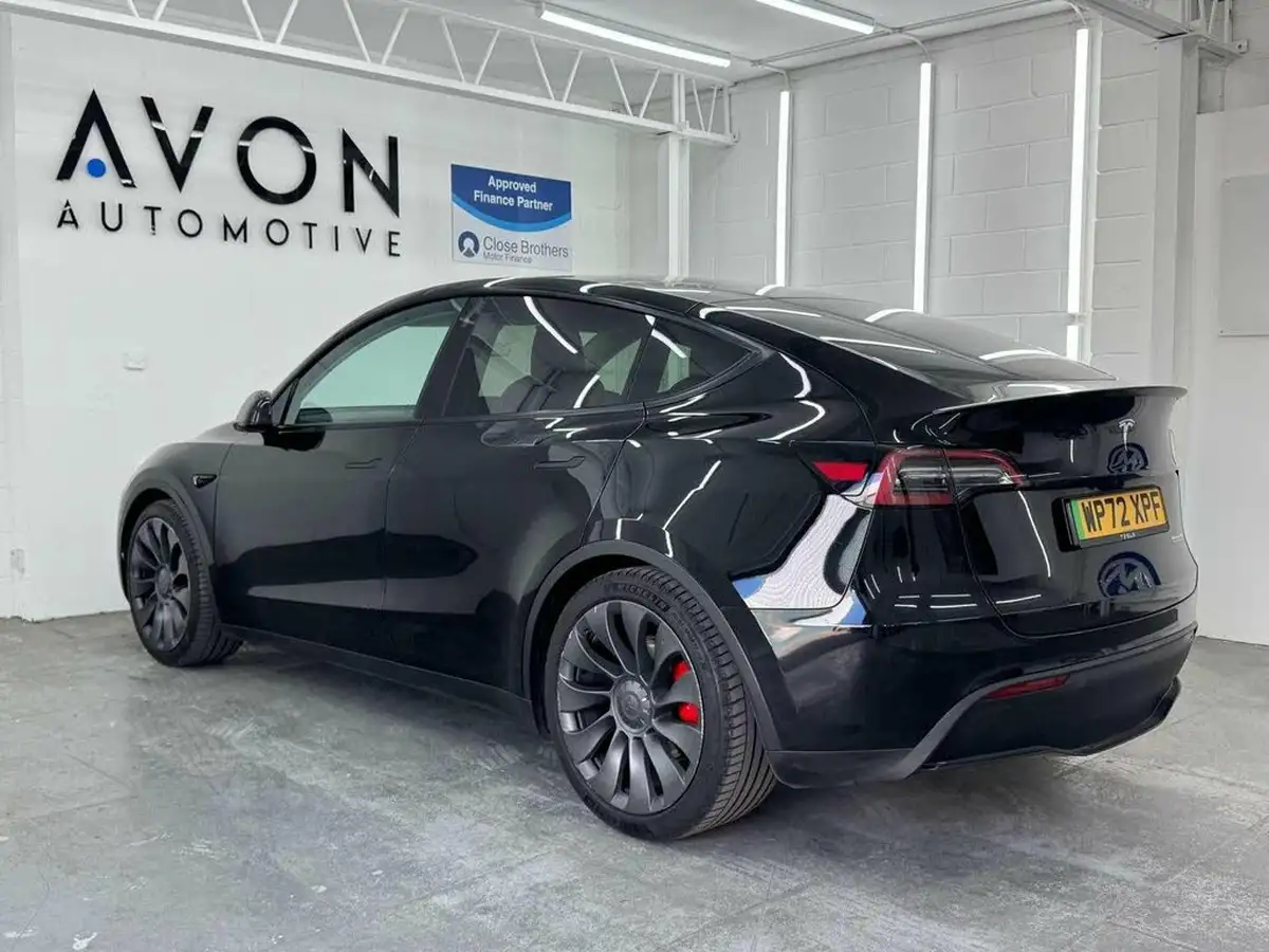 2022-tesla-model-y-e-performance-big-11