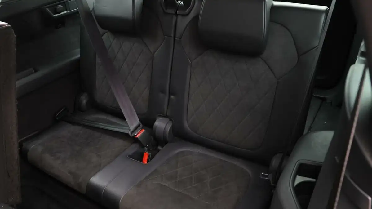2019-skoda-kodiaq-20tdi-sportline-190ps-seats-scr-dsg-big-18