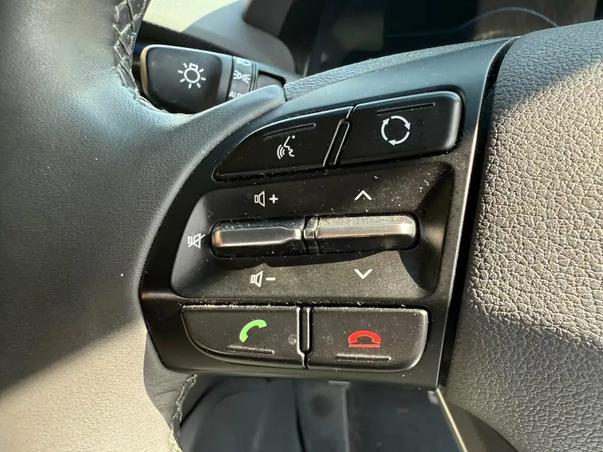 2018-hyundai-ioniq-16-gdi-premium-se-plug-in-hybrid-big-16