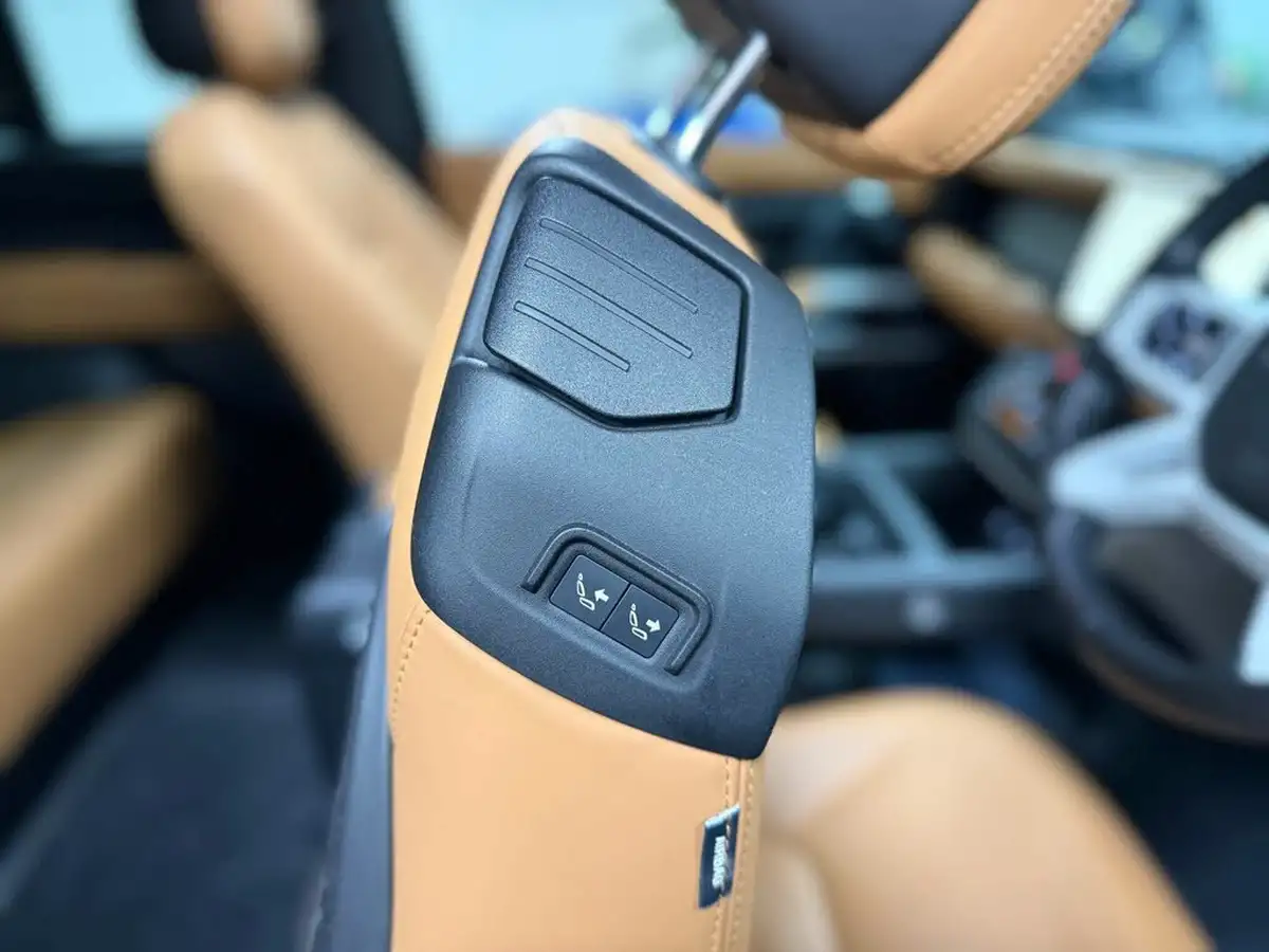 2022-land-rover-90-defender-30-d250-hse-big-36