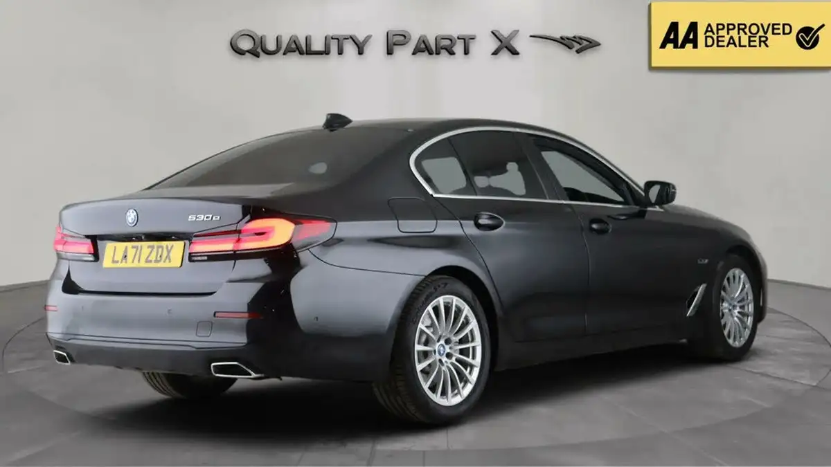 2022-bmw-5-series-20-530e-se-saloon-4d-big-5