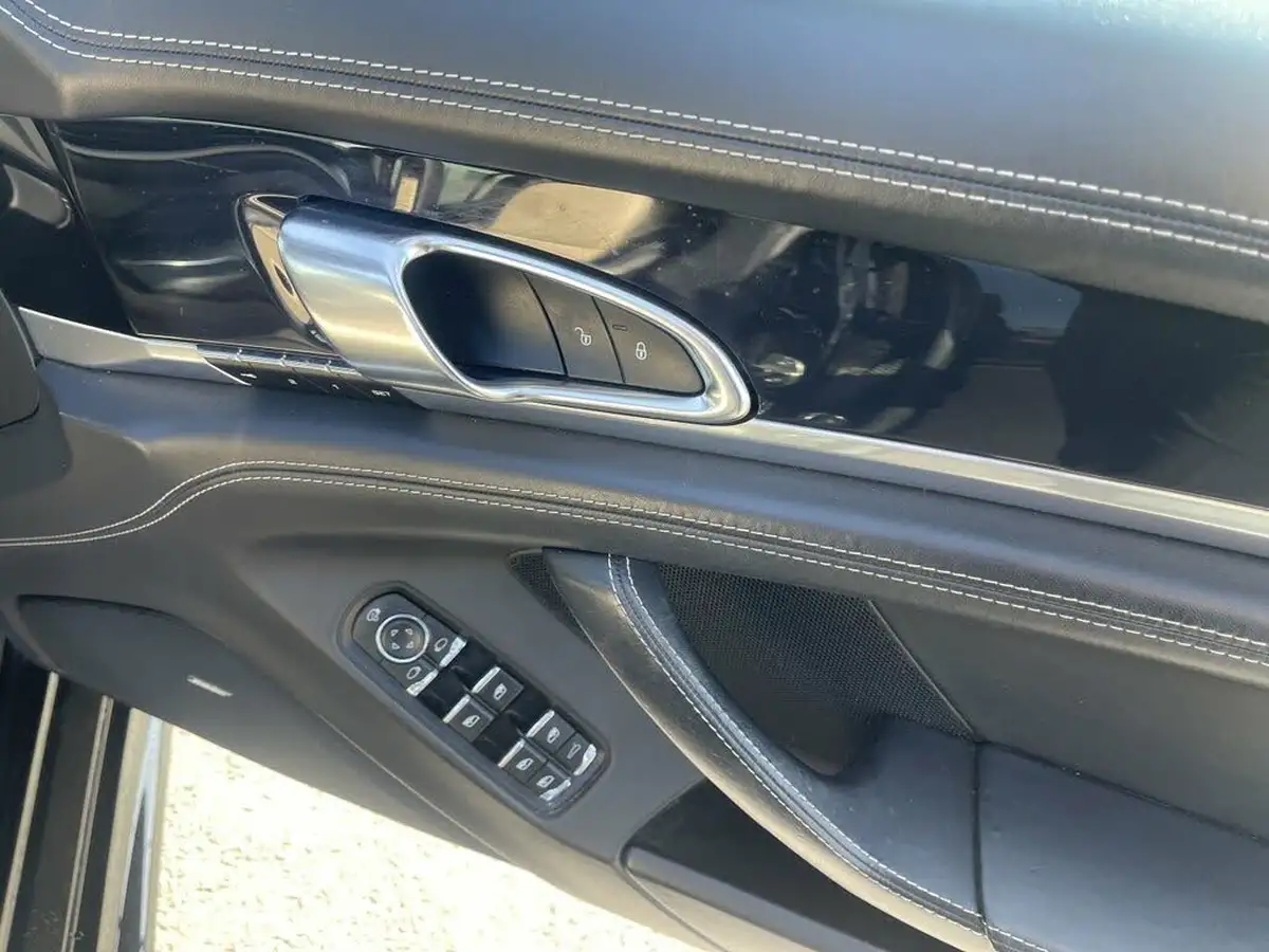 2016-porsche-panamera-48-turbo-big-12
