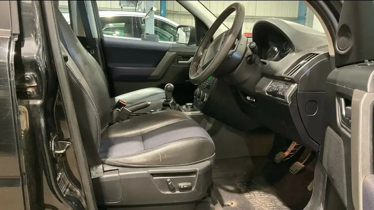 2009-land-rover-freelander-2-22td-xs-5d-big-6