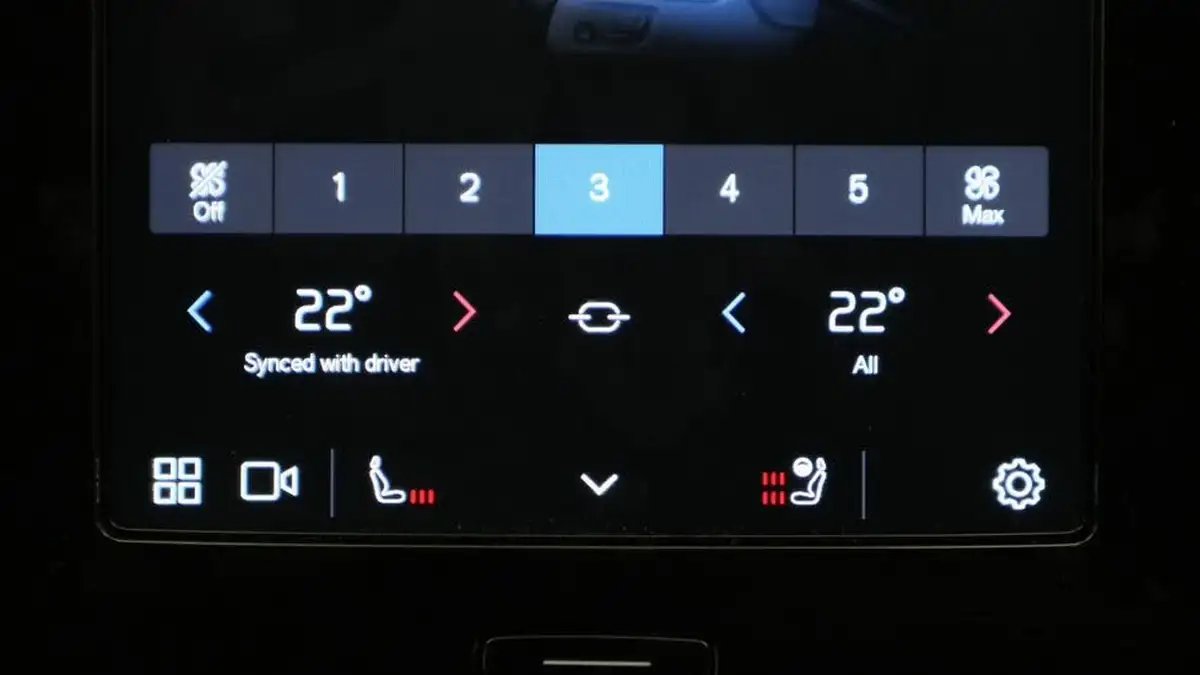 2024-volvo-xc40-20-b3-plus-big-33