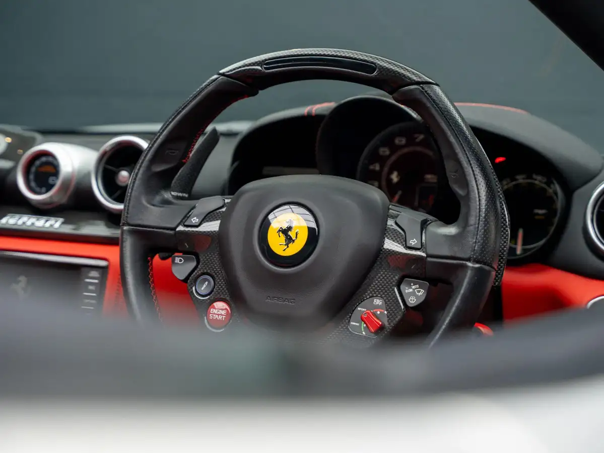 2016-ferrari-california-39-t-big-37