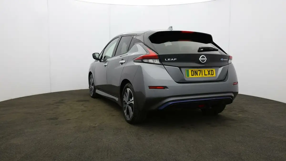 2021-nissan-leaf-e-tekna-big-24