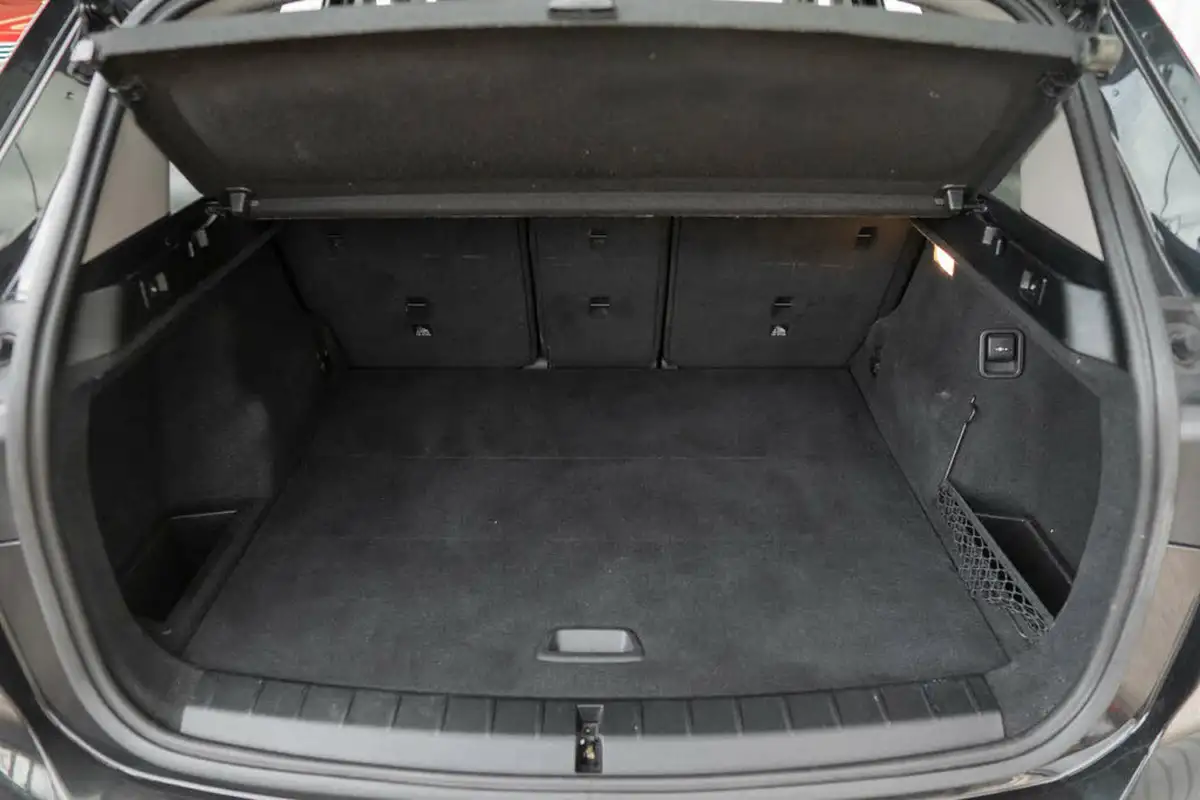 2017-bmw-x1-20td-sdrive18d-se-big-15