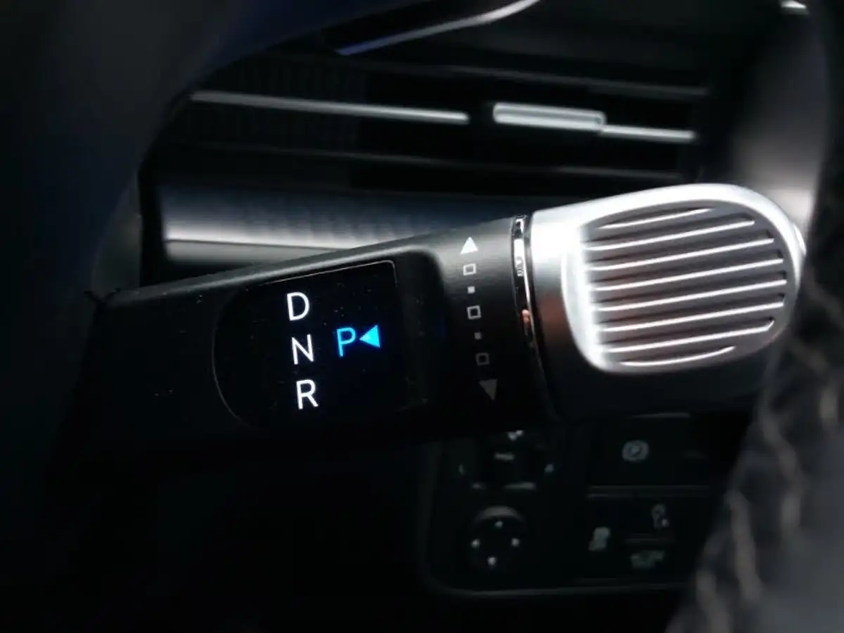 2023-hyundai-ioniq-6-e-premium-228ps-single-rwd-big-16