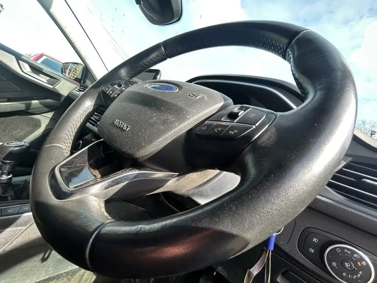 2020-ford-focus-15-zetec-95ps-hatchback-big-14
