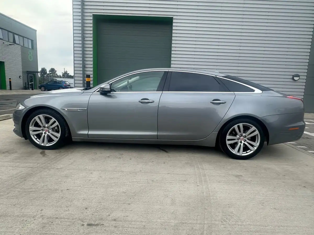 2014-jaguar-xj-series-30td-xj-premium-luxury-lwb-big-8