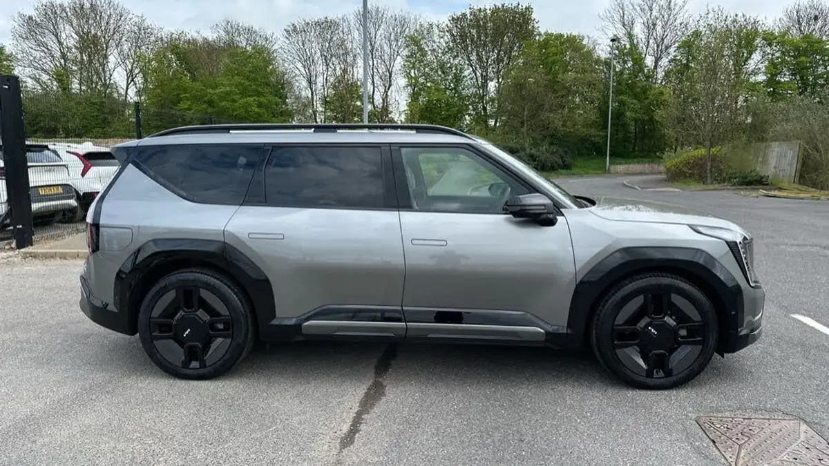 2024-kia-ev9-e-gt-line-s-7-big-10