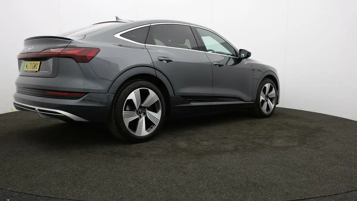 2021-audi-e-tron-55e-s-line-sportback-big-24
