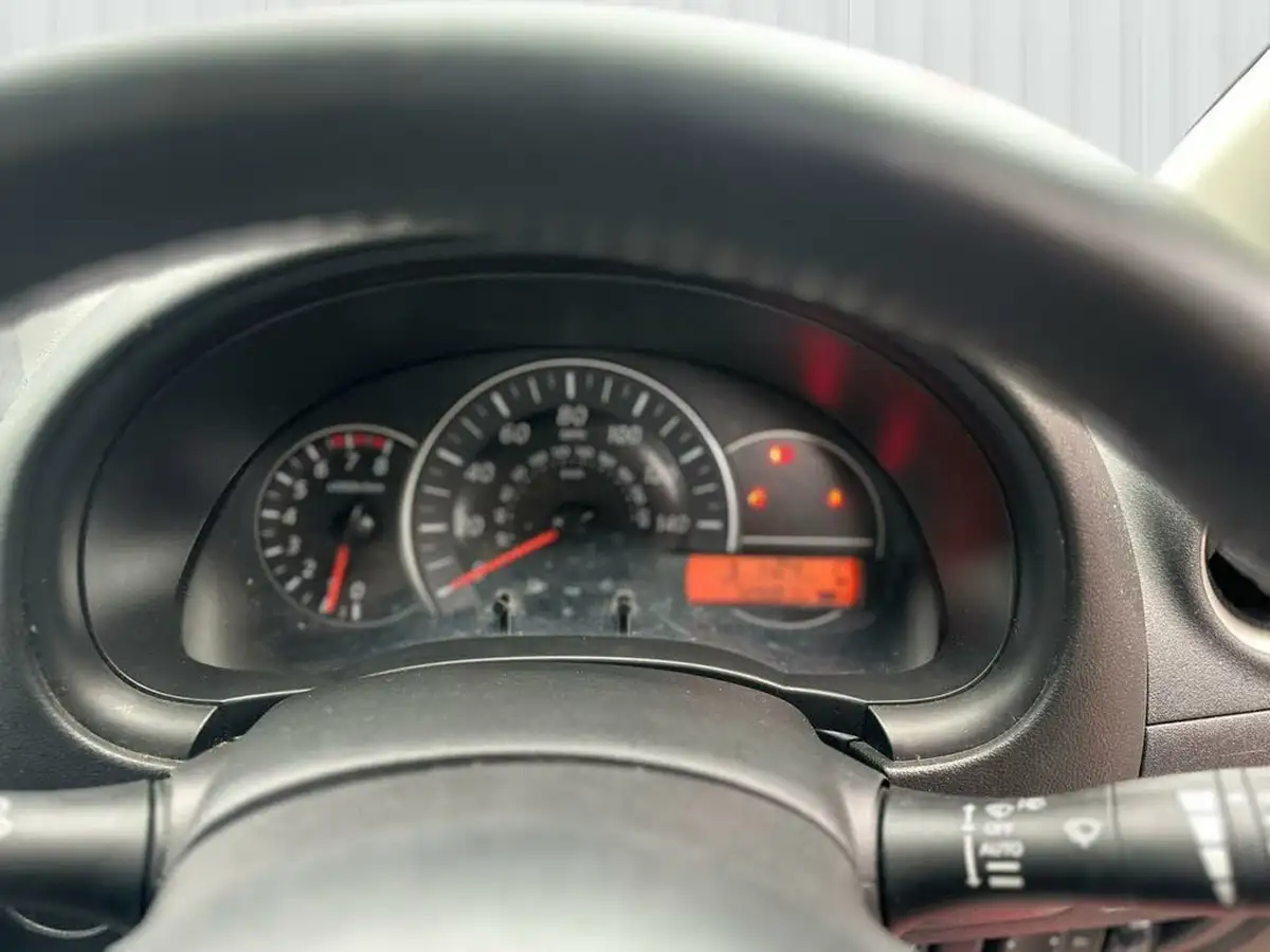 2015-nissan-micra-12-acenta-80ps-big-27