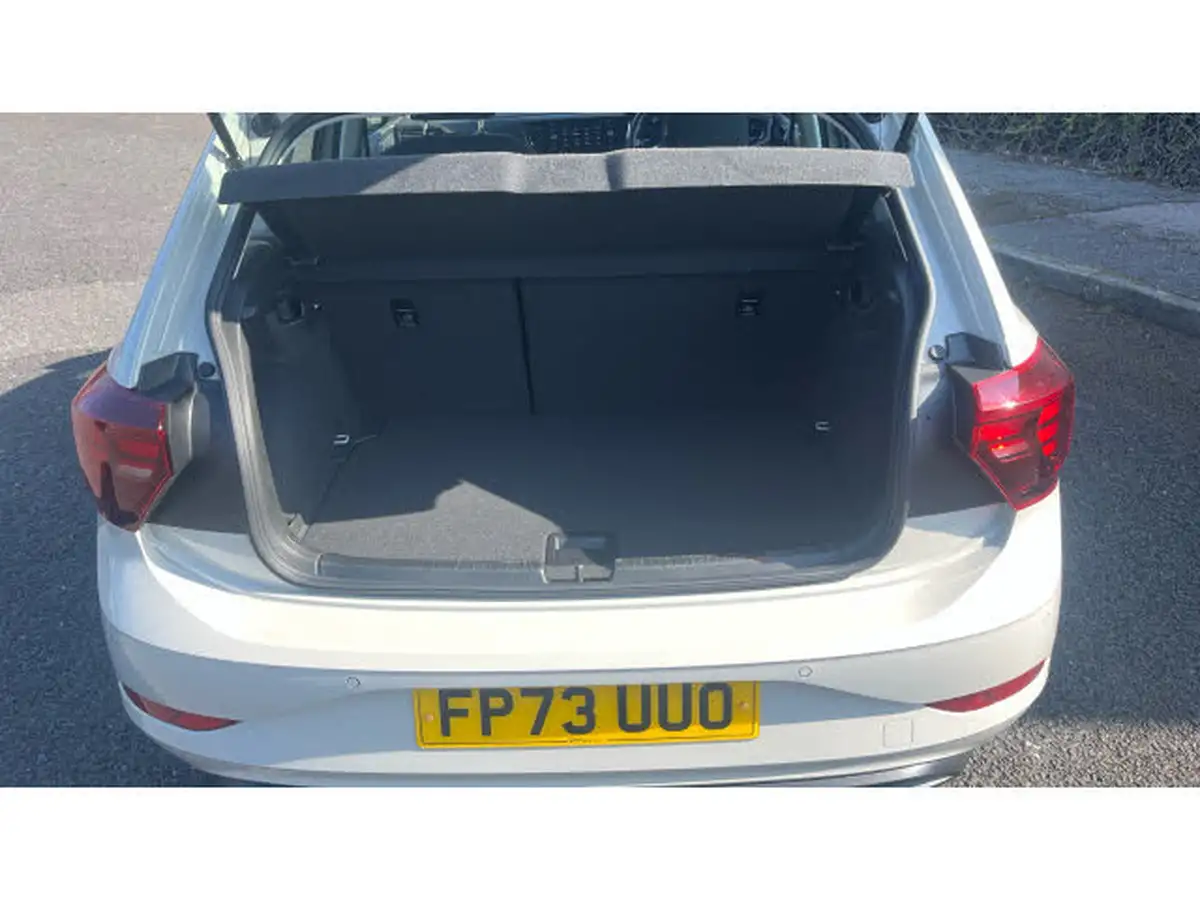 2023-volkswagen-polo-10-tsi-life-big-3