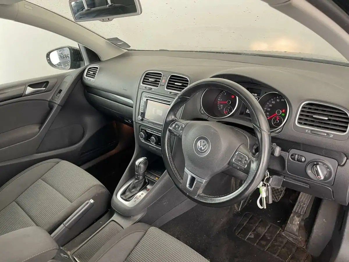 2012-volkswagen-golf-16td-match-5d-dsg-big-10