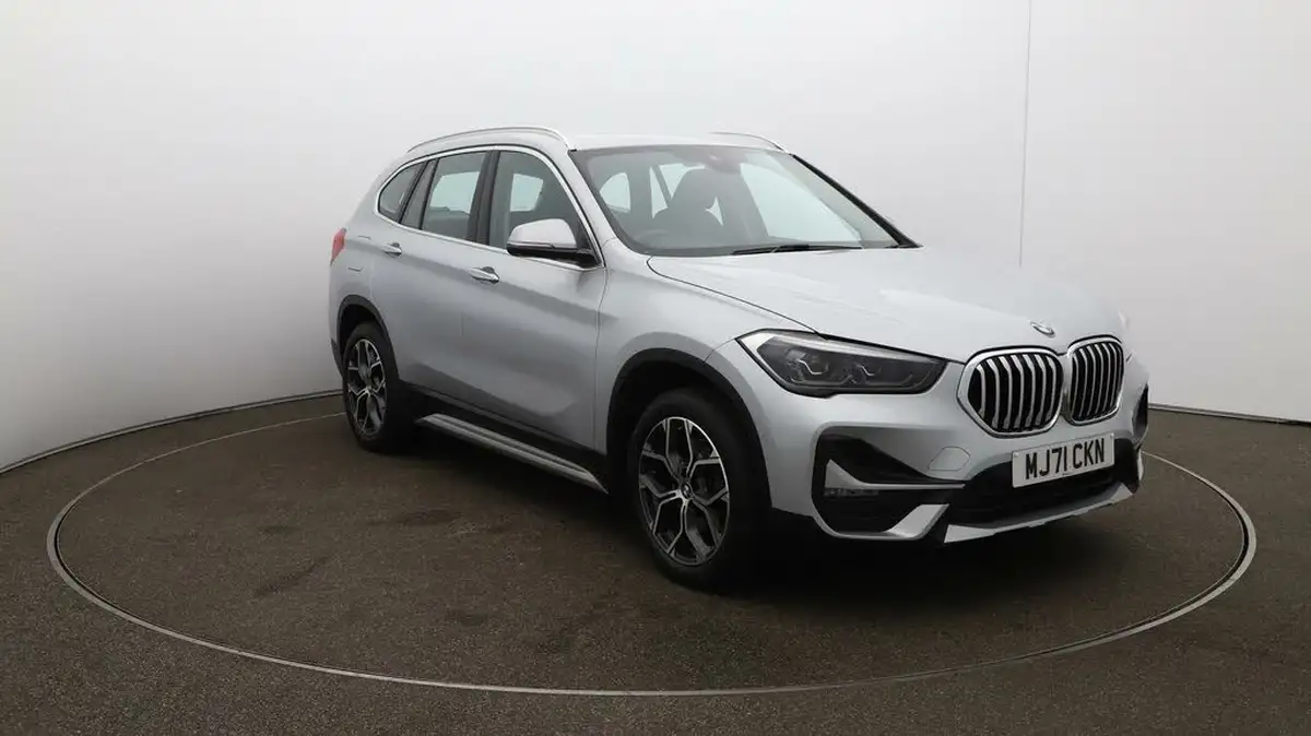 2021-bmw-x1-15-sdrive18i-xline-big-36