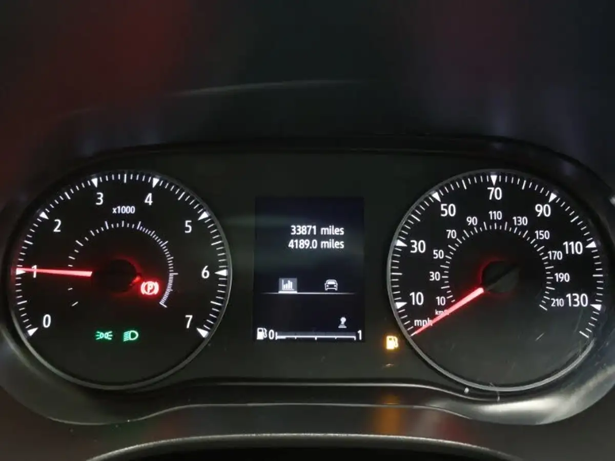 2022-dacia-sandero-stepway-10-tce-comfort-100bhp-bi-fuel-big-10