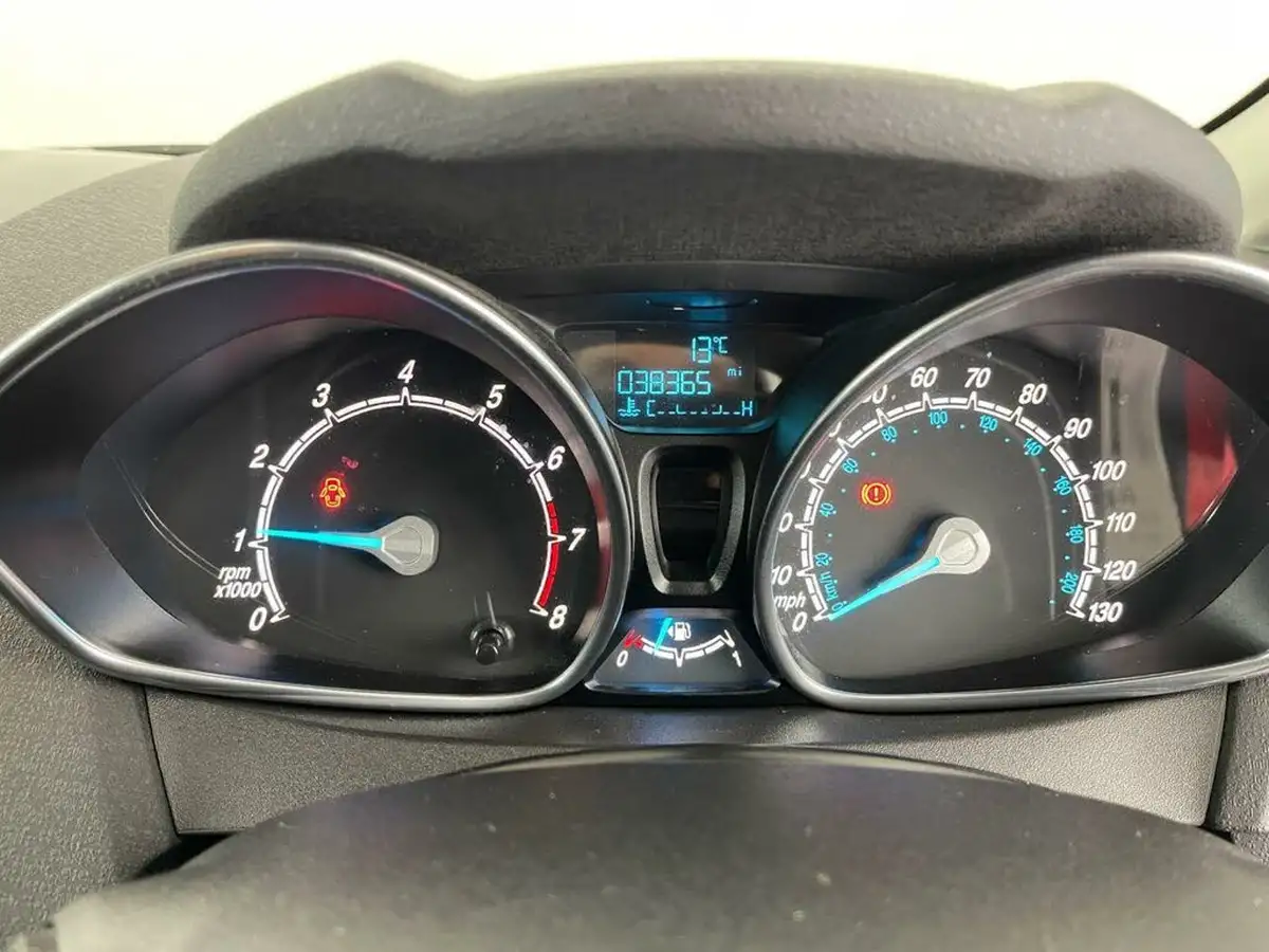 2015-ford-fiesta-10t-titanium-125ps-ecoboost-ss-5d-big-12