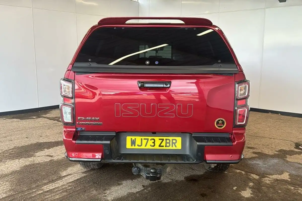 2023-isuzu-d-max-19td-v-cross-steel-edition-auto-big-9