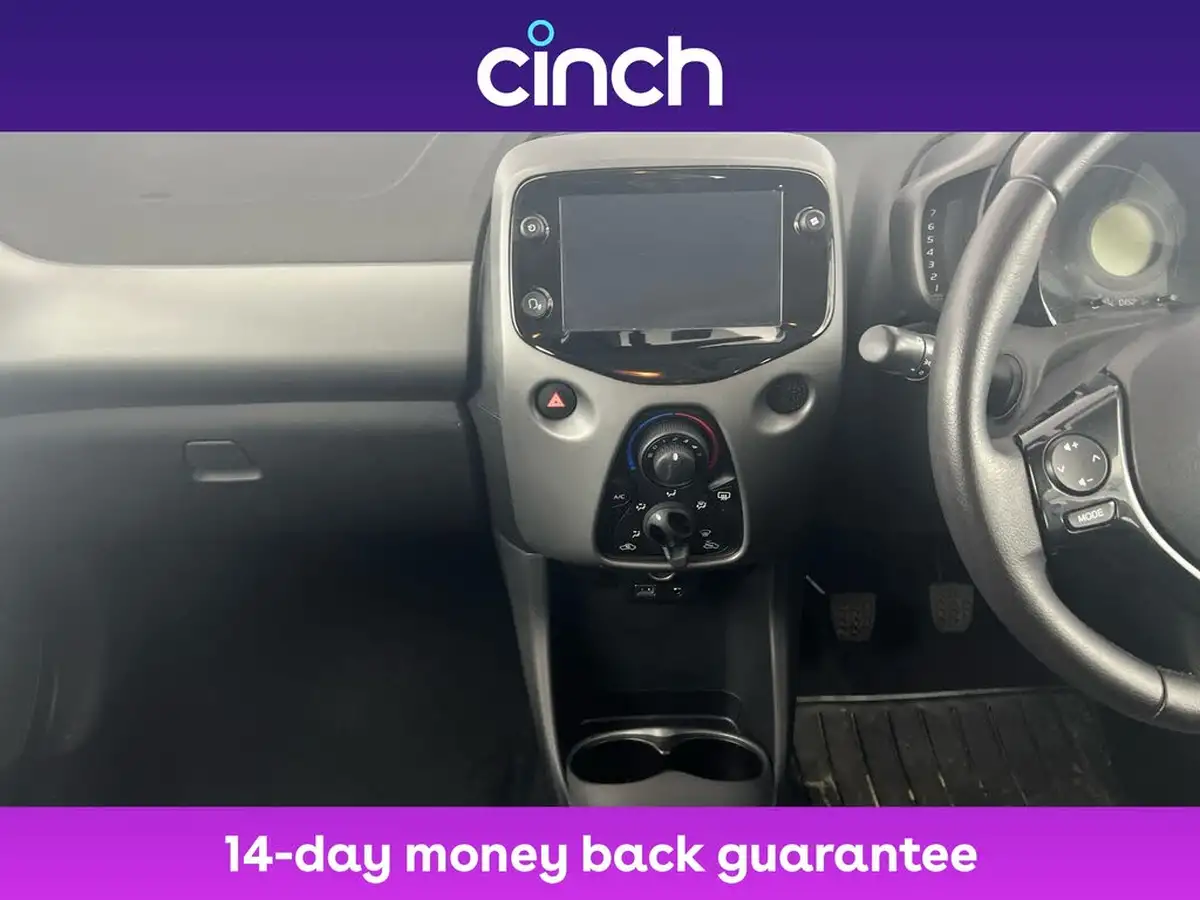 2021-toyota-aygo-10-vvt-i-x-play-tss-big-11