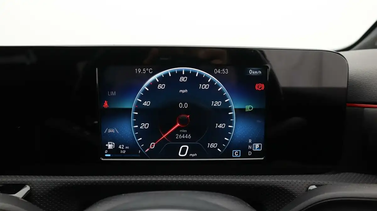 2021-mercedes-benz-a-class-13-a180-amg-line-saloon-4d-7g-dct-big-10