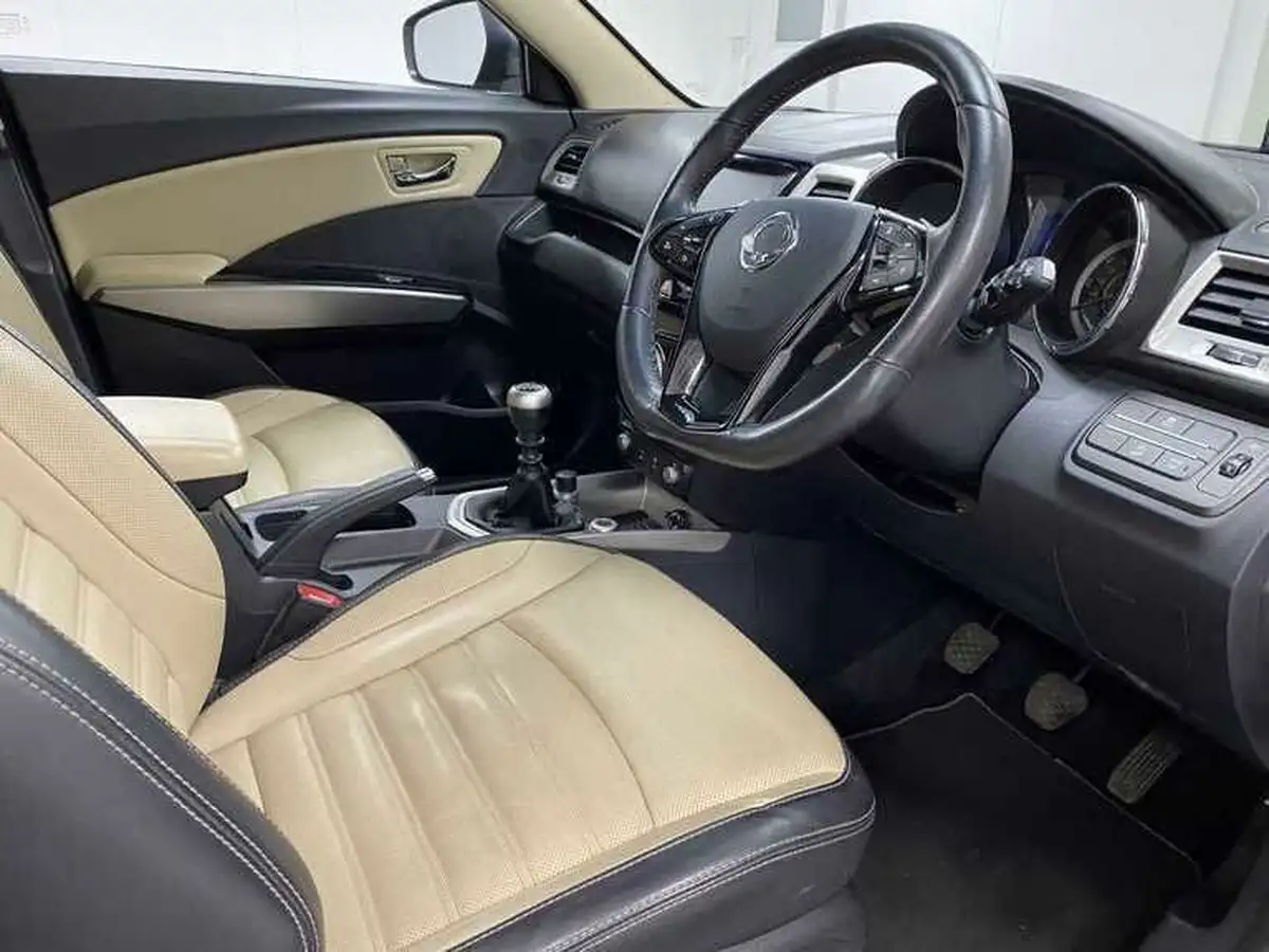 2019-kgm-ssangyong-tivoli-16-ultimate-big-26