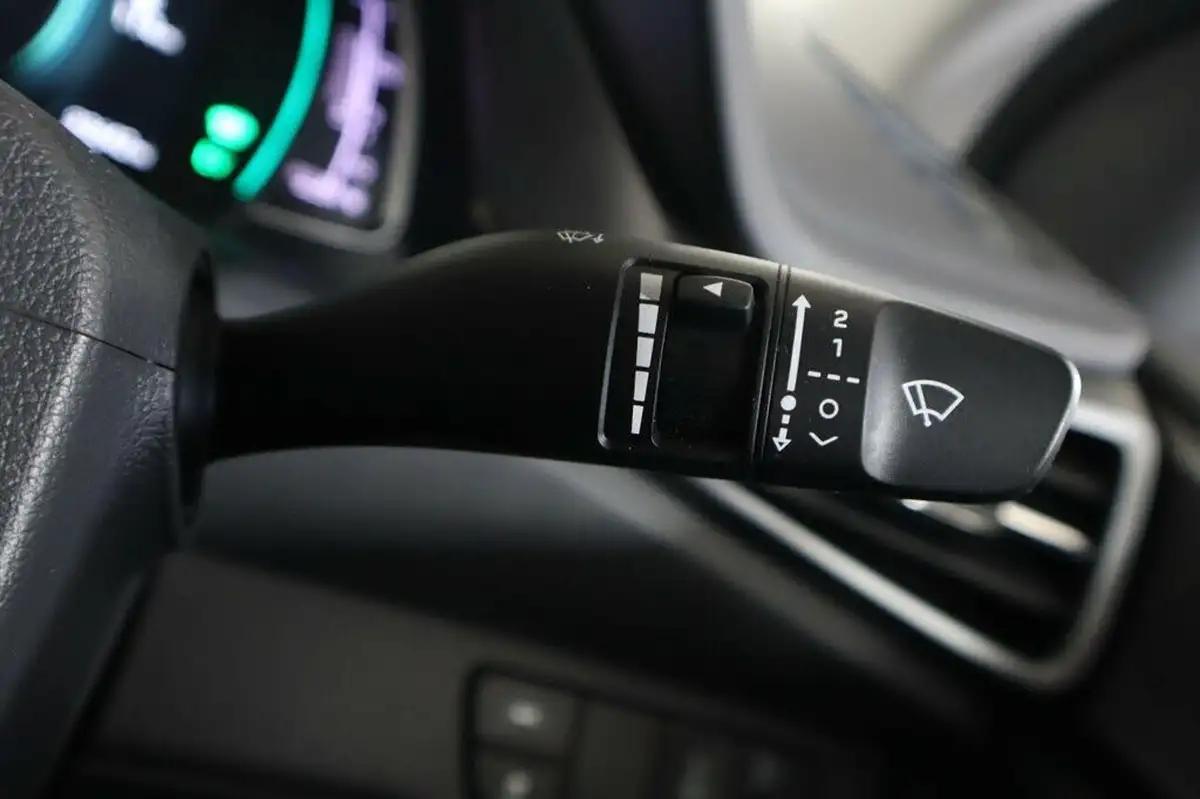 2022-hyundai-ioniq-16-gdi-premium-hybrid-big-15