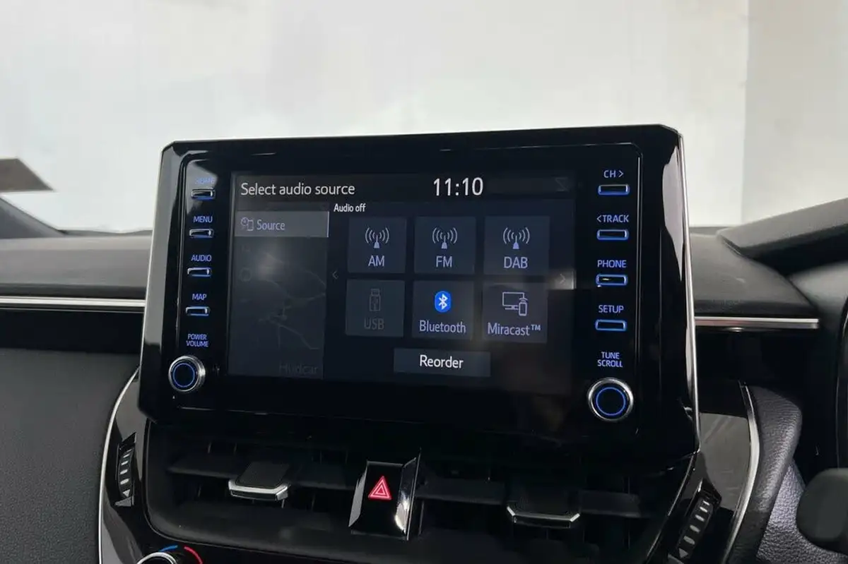 2022-toyota-corolla-18-vvt-i-icon-tech-trk-hatchback-5d-big-27