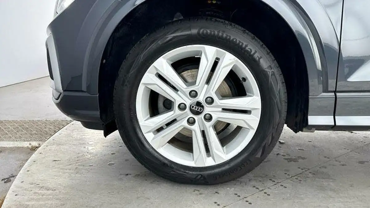 2022-audi-q2-10-30-tfsi-sport-big-36