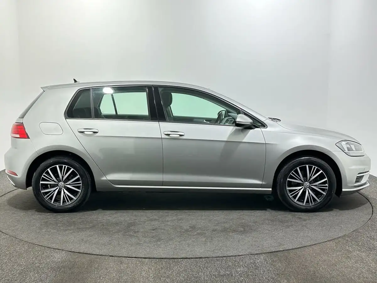 2018-volkswagen-golf-14-tsi-se-nav-hatchback-5d-dsg-big-7